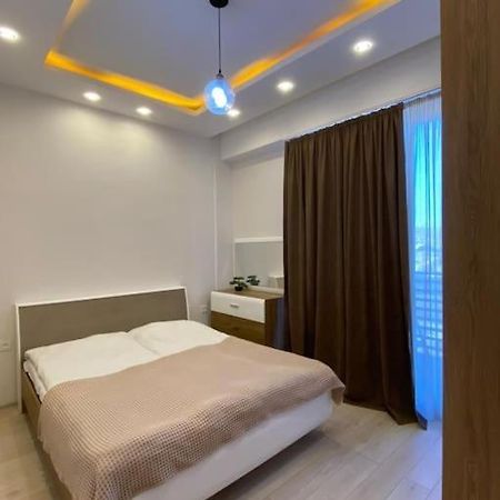 Apartment In The Center 트빌리시 외부 사진